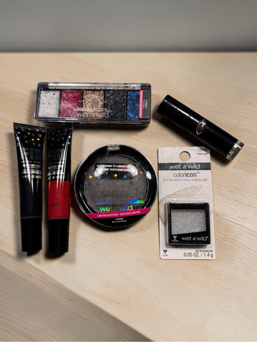 Wet n Wild 4 piece Fantasy Makers and Coloricon Glitter with Megalast Lipstick